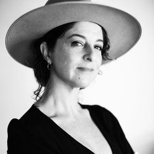 Meet your Posher, Erika valentina